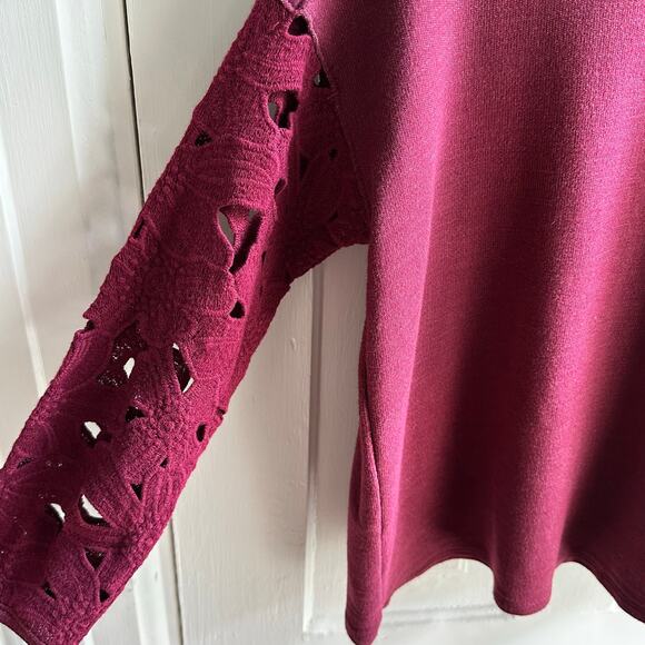 American Eagle Lace Sleeve Slit Back Top NWT - Picture 6 of 10